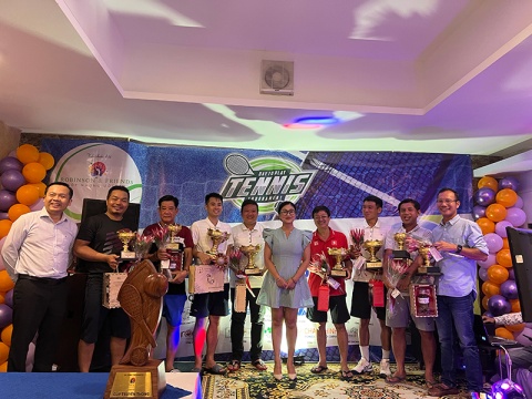 GIẢI TENNIS "BỮA CƠM ĐẾN TRƯỜNG" LẦN 1 TRANH CUP "ROBINSON VS FRIENDS"