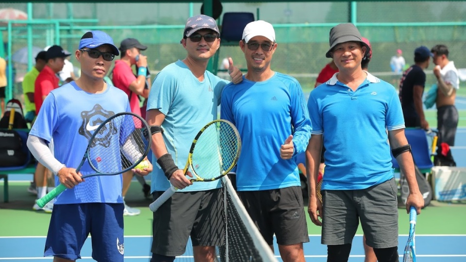 Mẫn Huỳnh/Võ Thoảng 6 - 0 Lê Trung/Hữu Tuấn